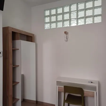 Your Place In - Near Metro C *